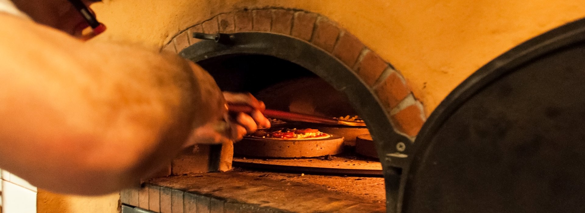 Pizzas au feu de bois